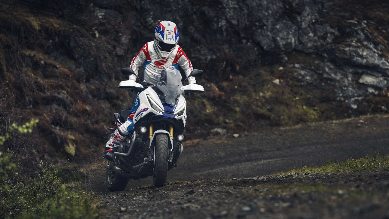 Special_Edition_ADV750__Honda_Motorcycles_UK